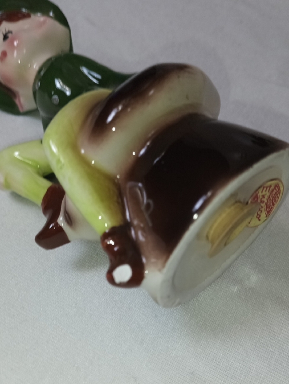 Vintage Enesco Pixie Elf Figurine Salt and Pepper Set - Picture 10 of 10